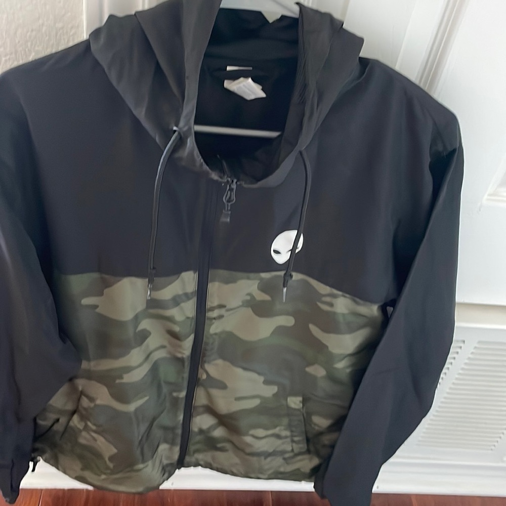 Mens Alienware light weight jacket medium. Never worn